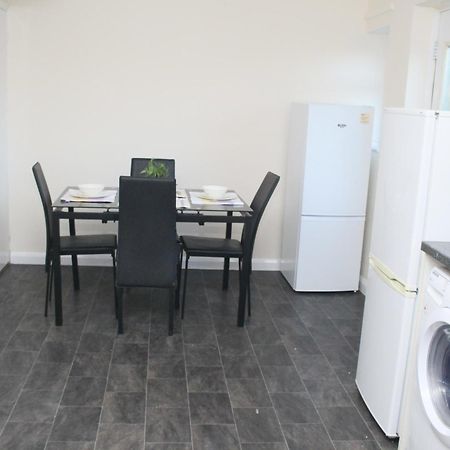 Contractor'S Haven- 4-Bedroom House With Free Parking, Super Fast Wifi, Fran Properties In Aylesbury, Pets Are Welcome! アリスバーリー エクステリア 写真