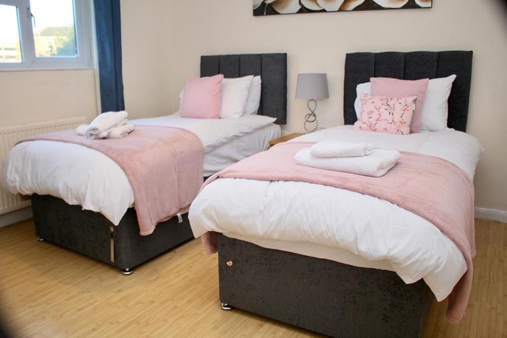 Contractor'S Haven- 4-Bedroom House With Free Parking, Super Fast Wifi, Fran Properties In Aylesbury, Pets Are Welcome! アリスバーリー エクステリア 写真
