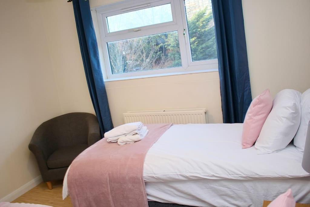 Contractor'S Haven- 4-Bedroom House With Free Parking, Super Fast Wifi, Fran Properties In Aylesbury, Pets Are Welcome! アリスバーリー エクステリア 写真
